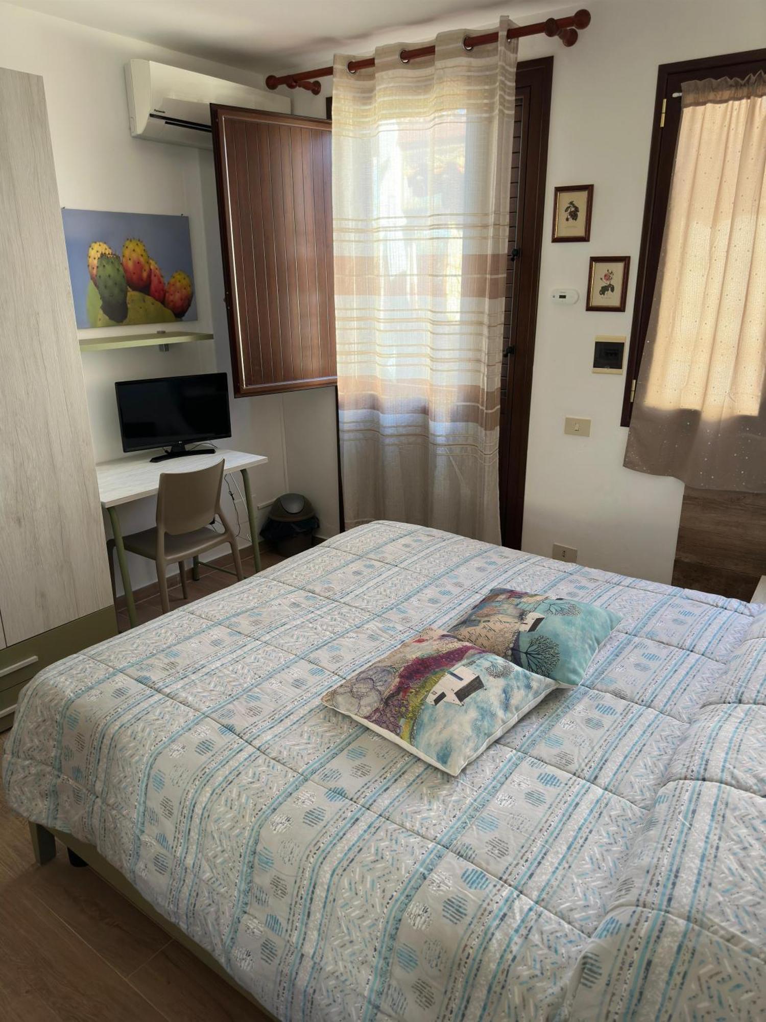 Bed and Breakfast Mareblu Чефалу Экстерьер фото
