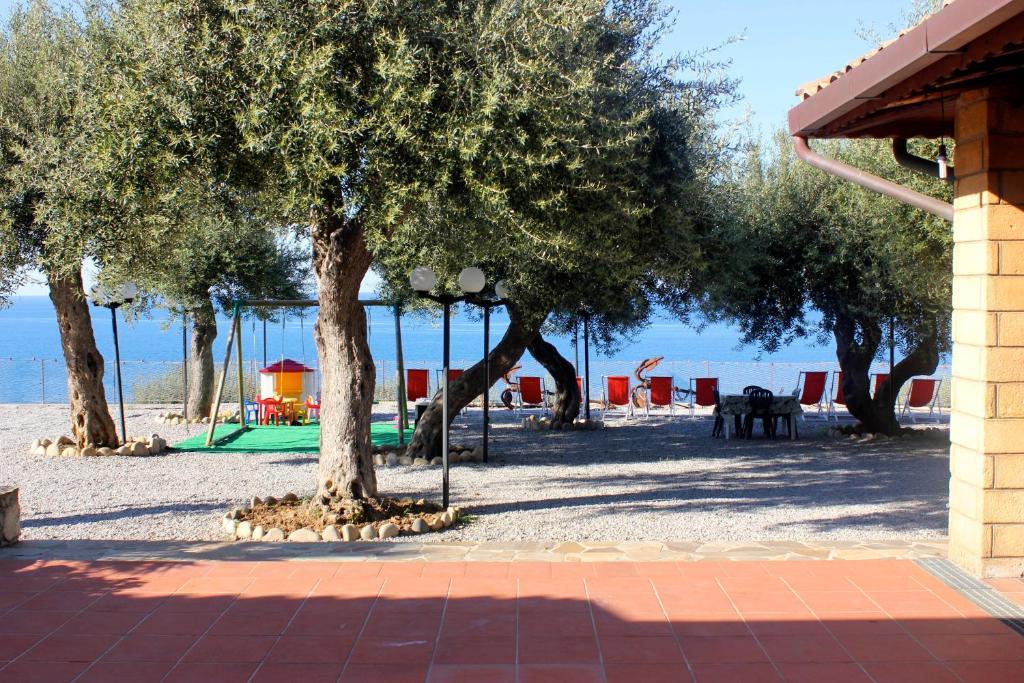 Bed and Breakfast Mareblu Чефалу Экстерьер фото